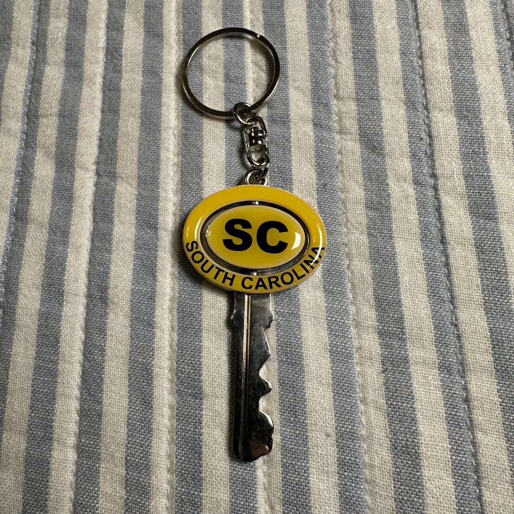 South Carolina SC Souvenir Keychain Yellow Spinning Key Shape Silver Tone‎ Metal